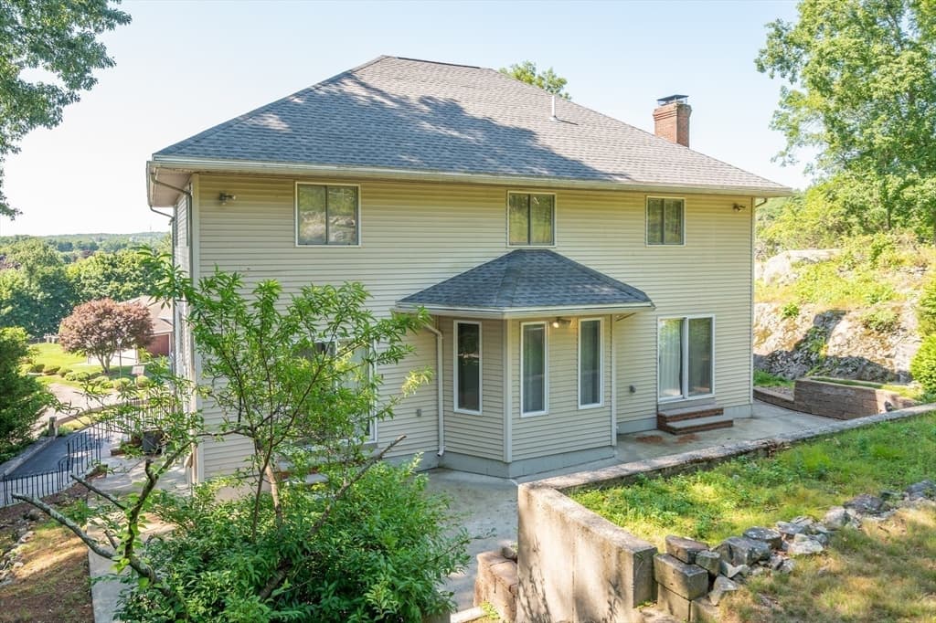 12 Parkway Dr, Saugus MA 01906 photo 8