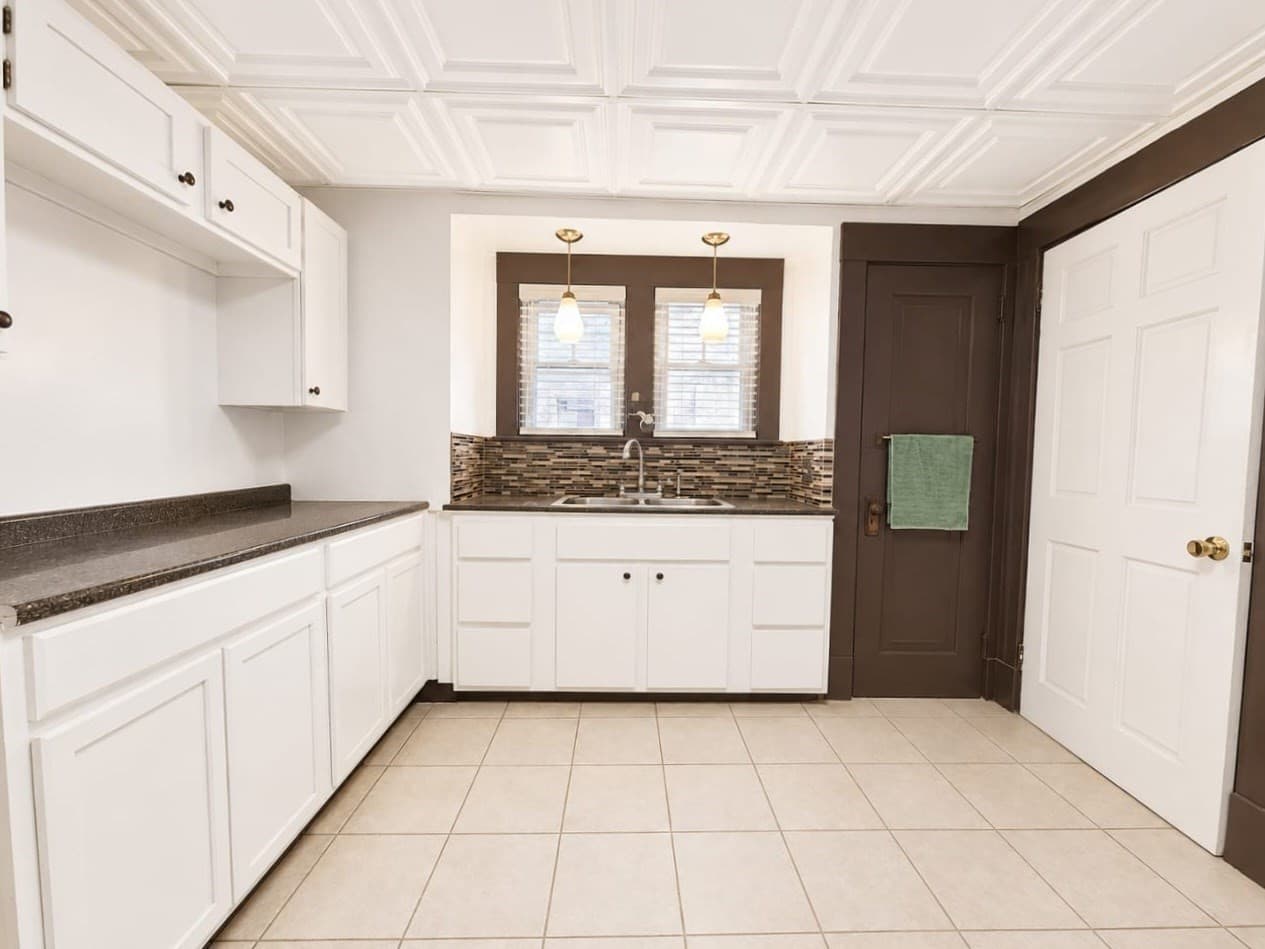 Single Family Residence at 147 Belvidere St, Springfield MA 01108, Springfield, photo 10 of 25