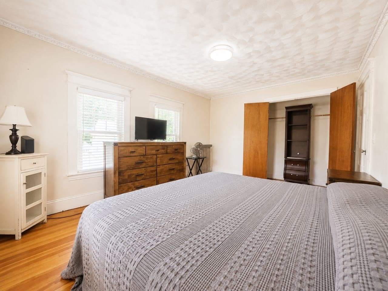 Single Family Residence at 147 Belvidere St, Springfield MA 01108, Springfield, photo 18 of 25