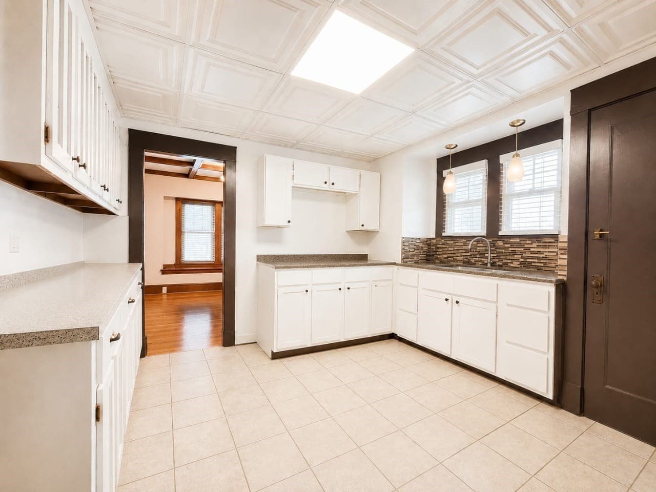 Single Family Residence at 147 Belvidere St, Springfield MA 01108, Springfield, photo 11 of 25