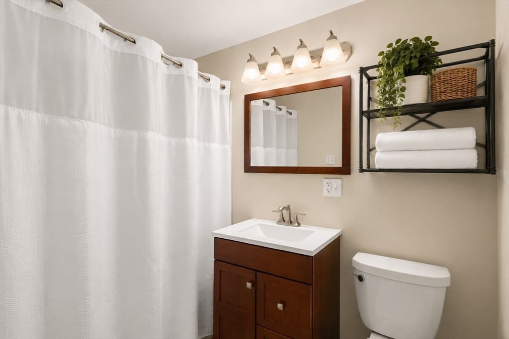Condominium at 31 Pond St # 22, Waltham MA 02451, Waltham, photo 12 of 30