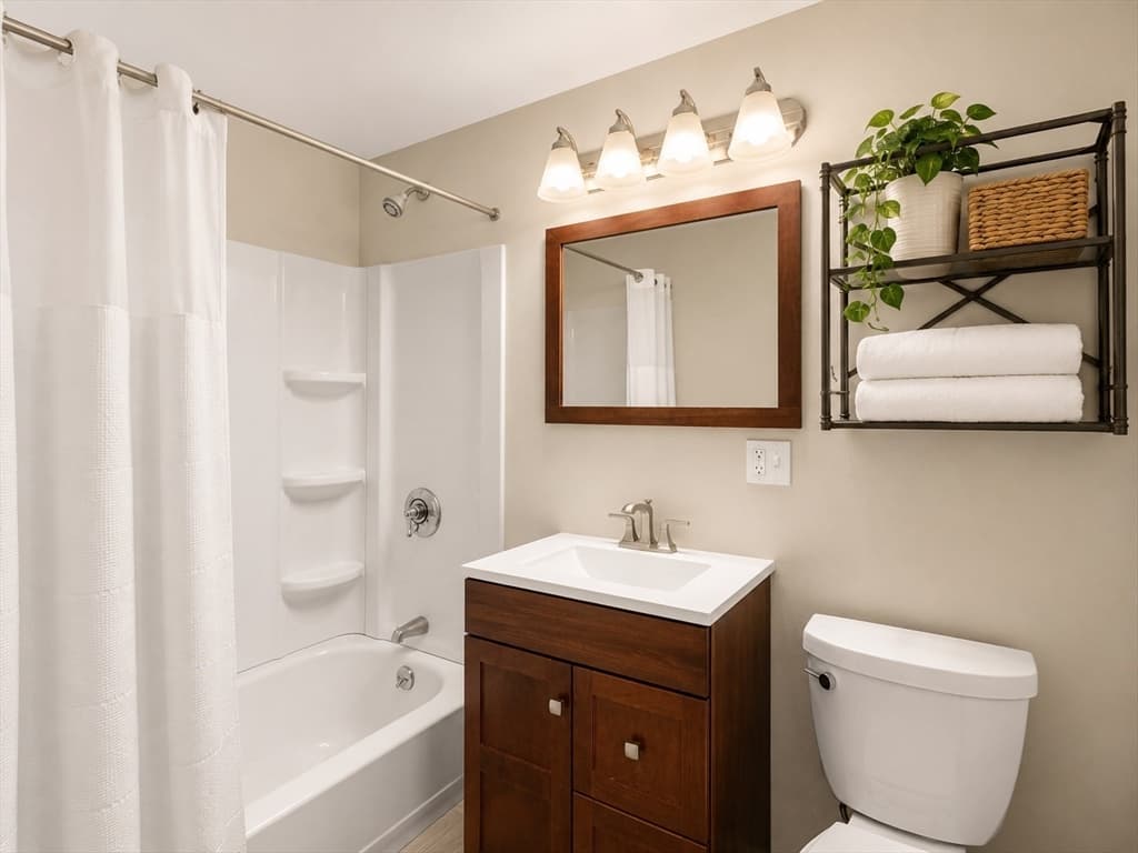 Condominium at 31 Pond St # 22, Waltham MA 02451, Waltham, photo 4 of 30