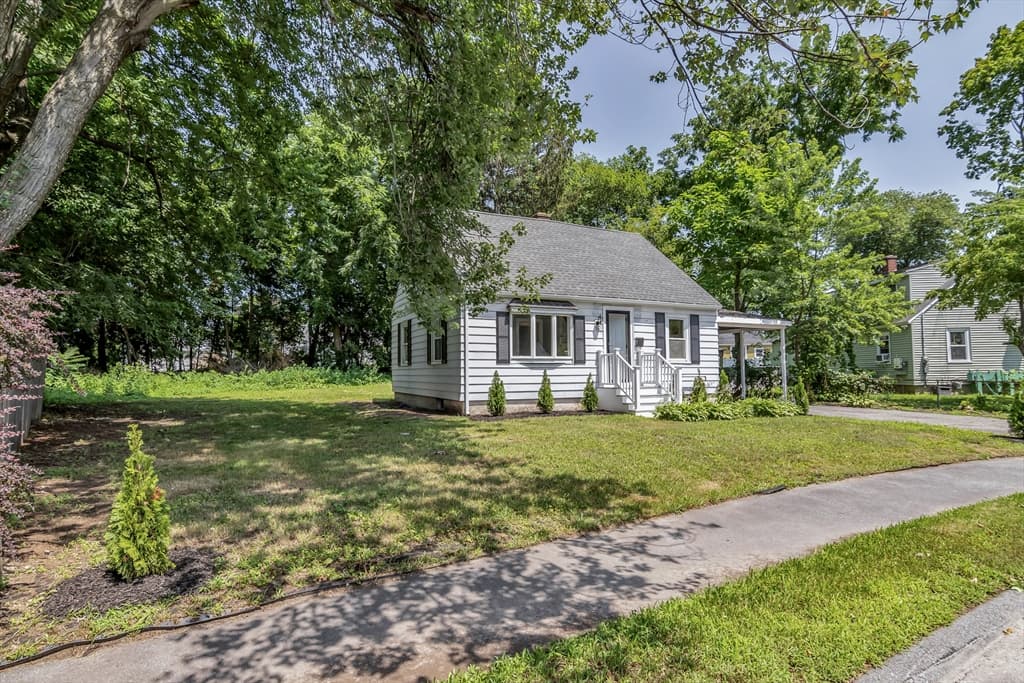16 Beaconsfield Street, Lawrence MA 01843