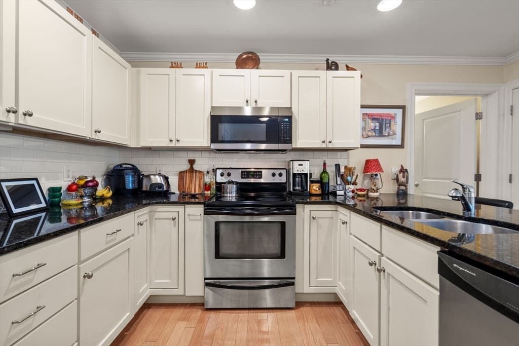 8 Crowninshield St # 212, Peabody MA 01960 photo 6