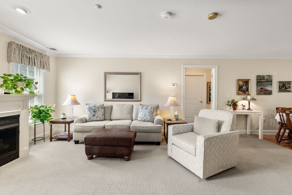 8 Crowninshield St # 212, Peabody MA 01960 photo 3
