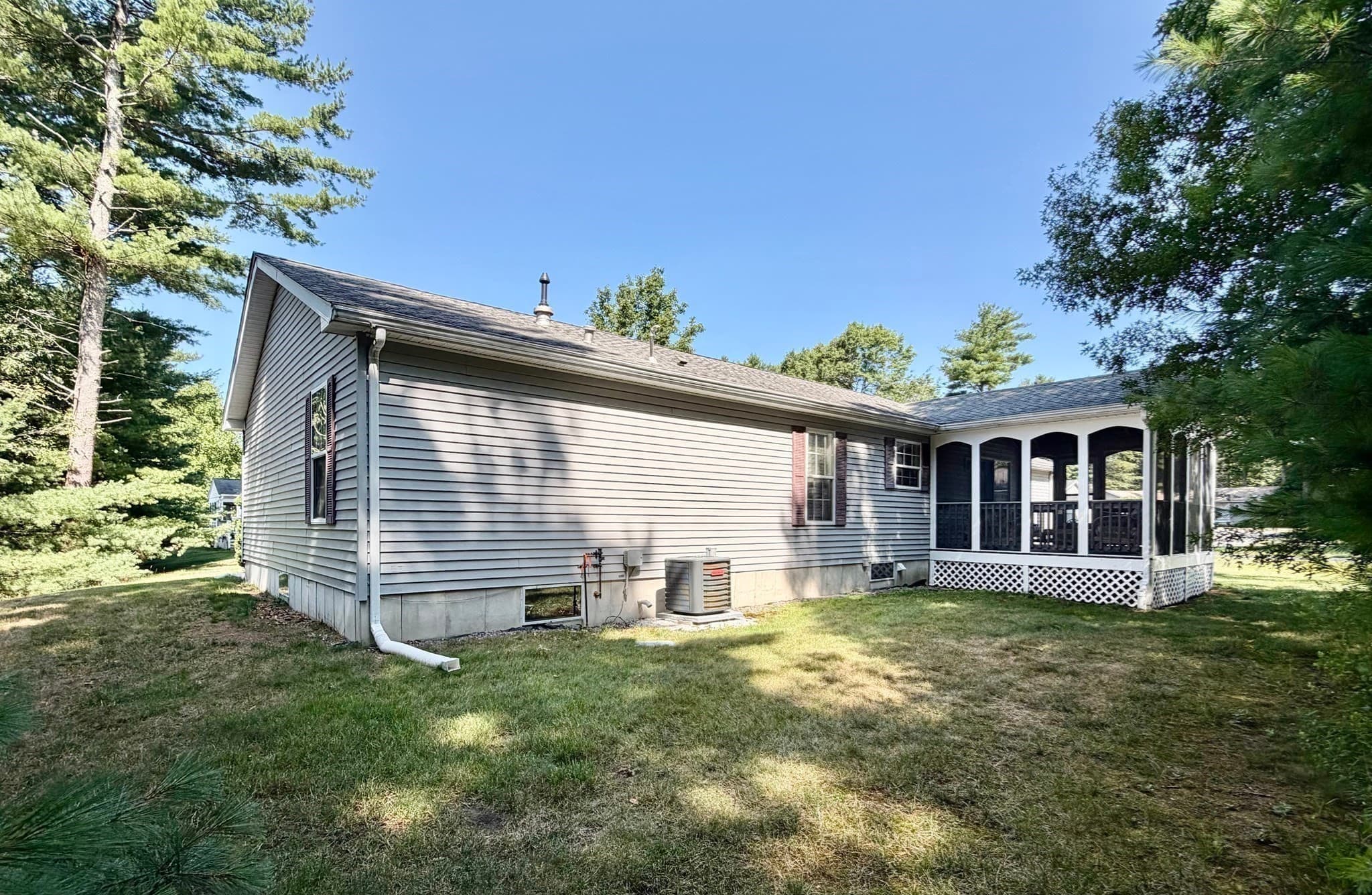 Single Family Residence at 408 Green Street, Middleboro MA 02346, Middleboro, photo 5 of 41