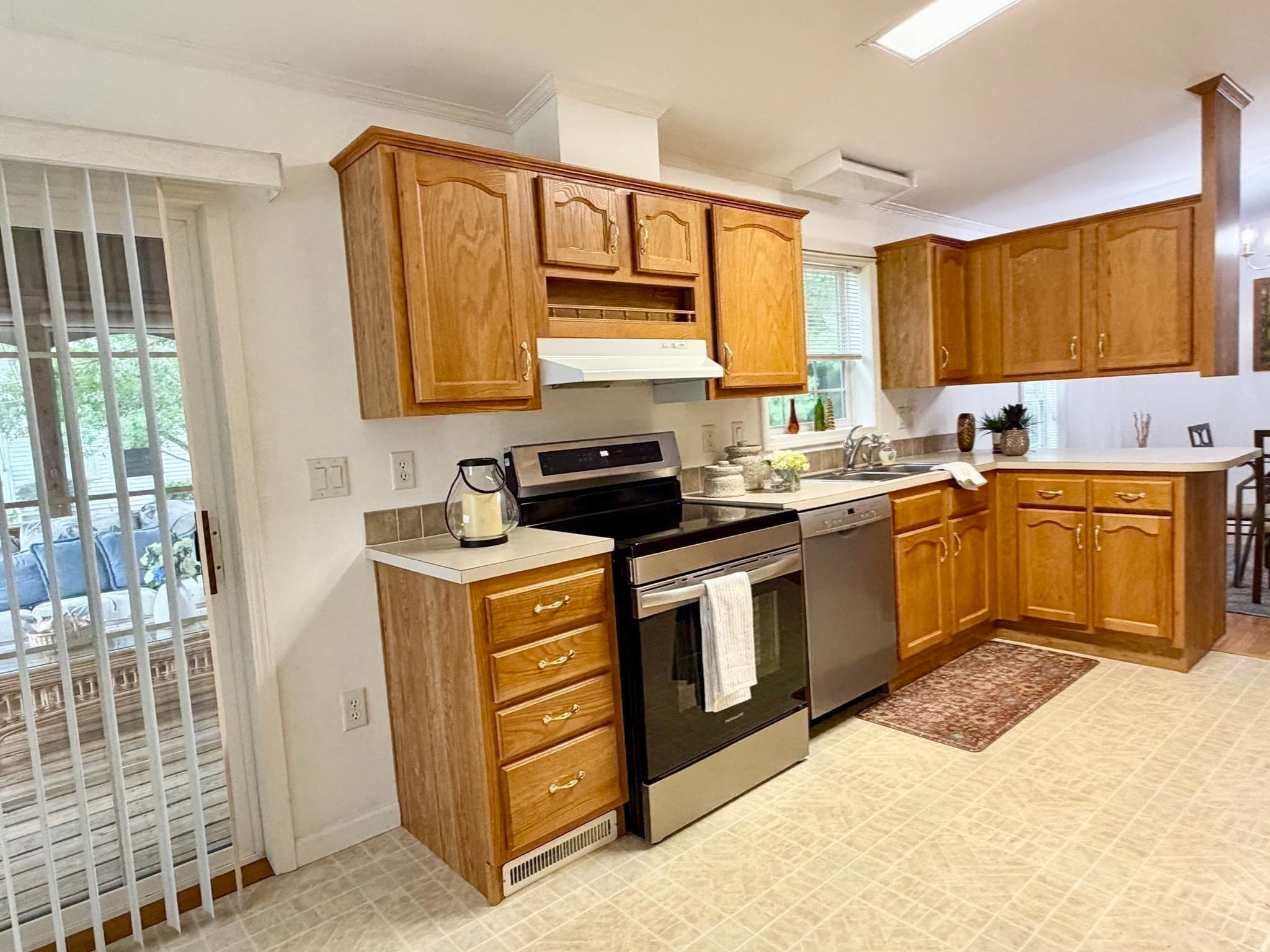 Single Family Residence at 408 Green Street, Middleboro MA 02346, Middleboro, photo 11 of 41
