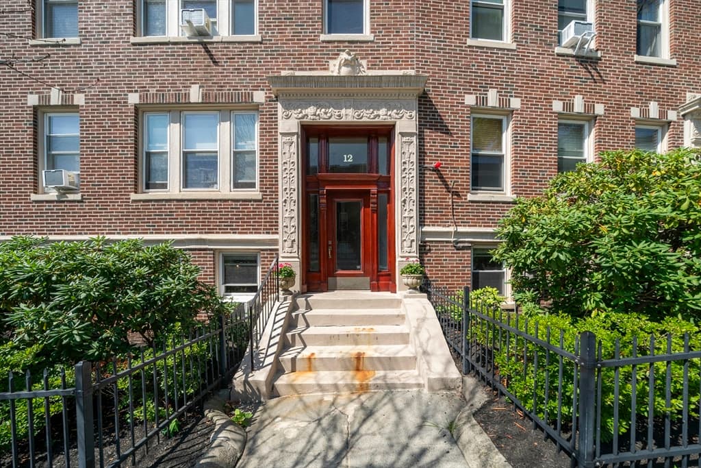 12 James Street # B, Brookline MA 02446