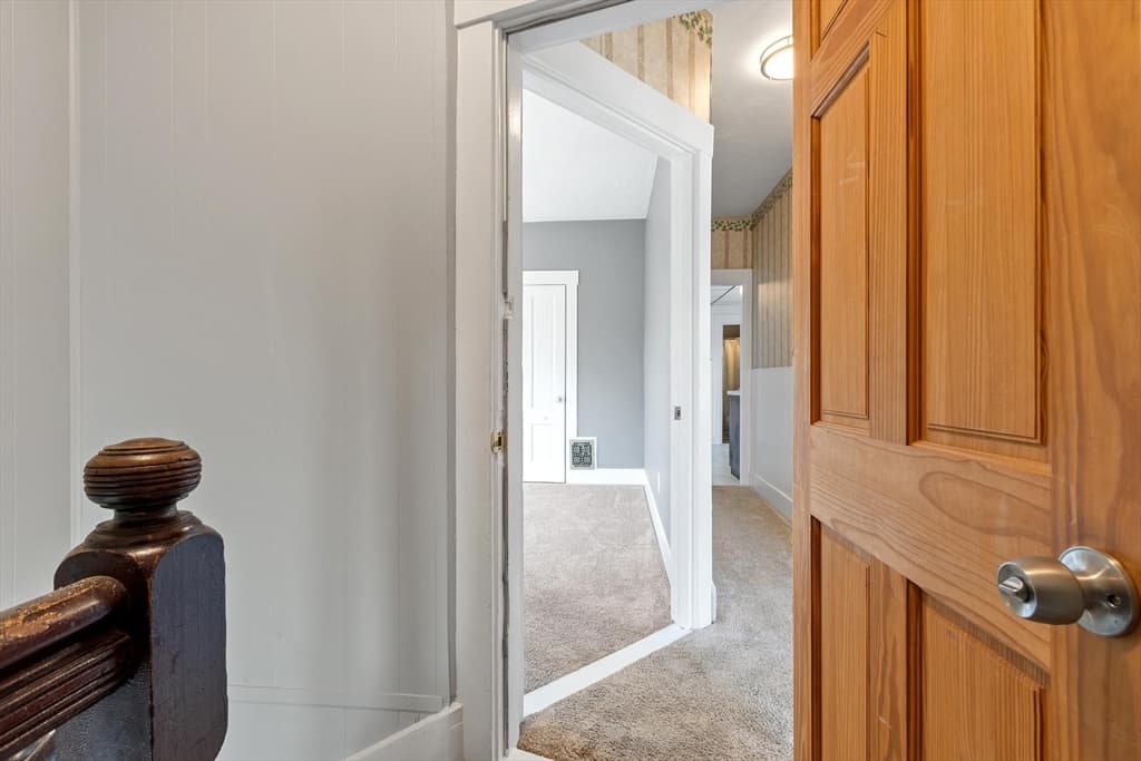 155 Pond St, Leominster MA 01453 photo 27