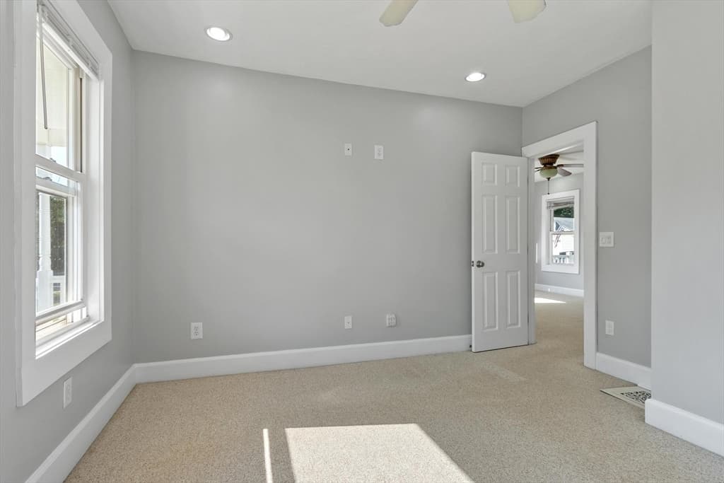 155 Pond St, Leominster MA 01453 photo 16