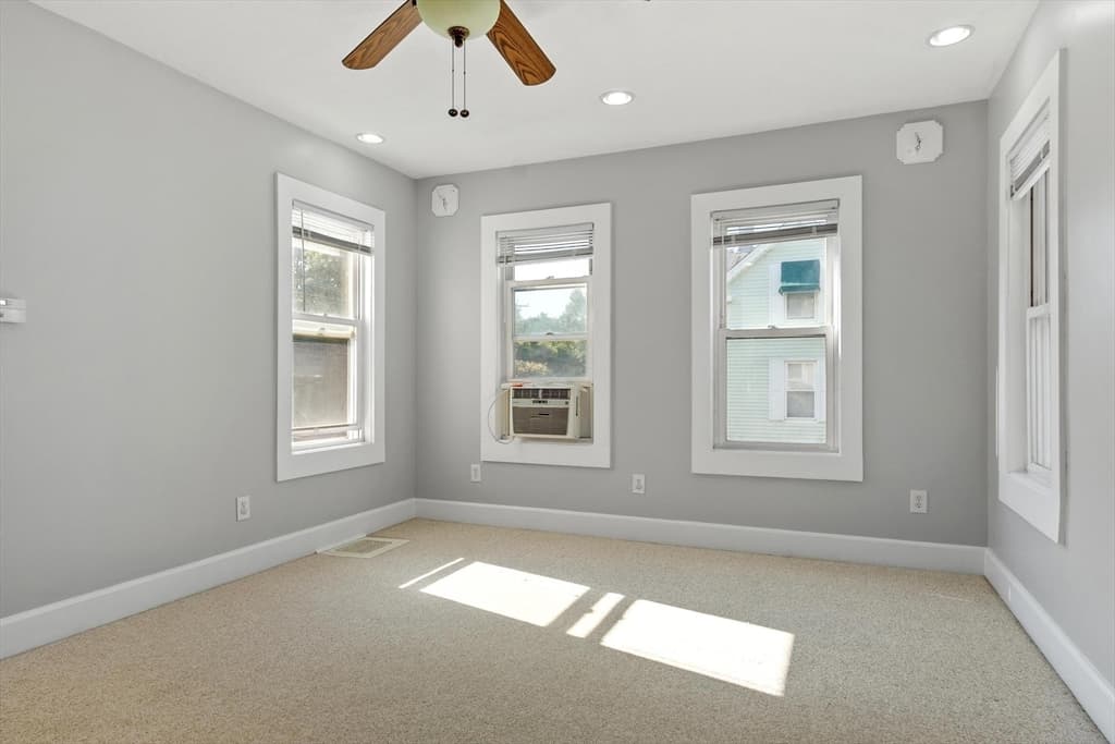 155 Pond St, Leominster MA 01453 photo 9