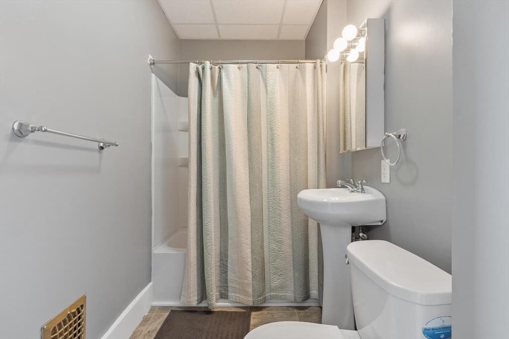 155 Pond St, Leominster MA 01453 photo 34
