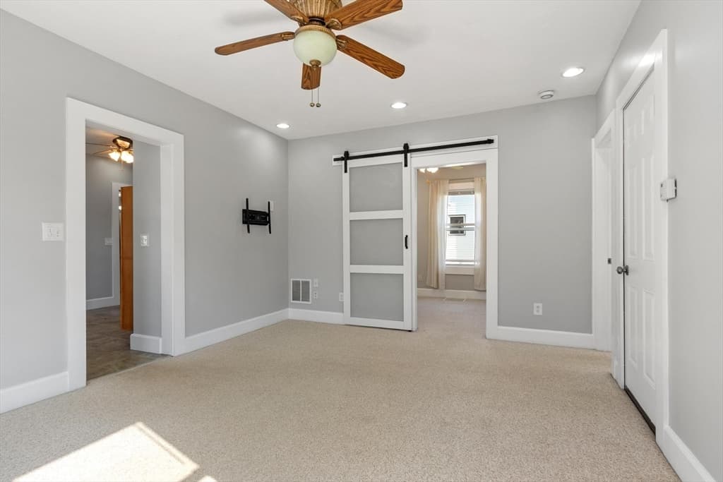 155 Pond St, Leominster MA 01453 photo 10