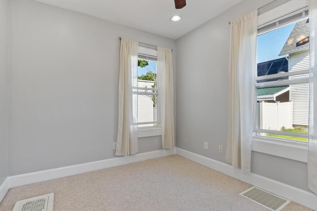 155 Pond St, Leominster MA 01453 photo 14