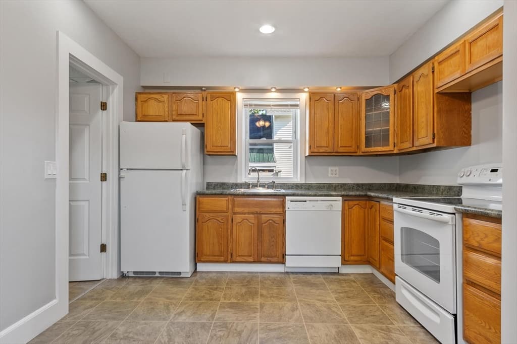 155 Pond St, Leominster MA 01453 photo 18
