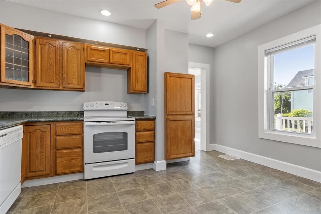 155 Pond St, Leominster MA 01453 photo 19
