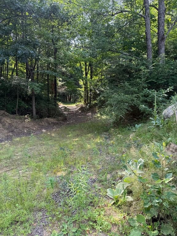 293 Warren Rd, Brimfield MA 01010