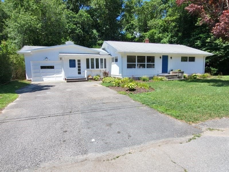 20 Faulkner St, Westport MA 02790