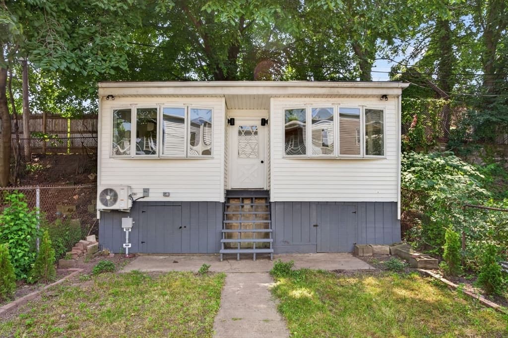 31 Wordsworth St, Boston MA 02128 photo 23