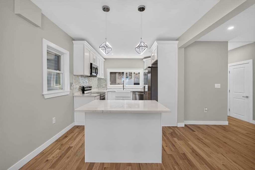 31 Wordsworth St, Boston MA 02128 photo 2