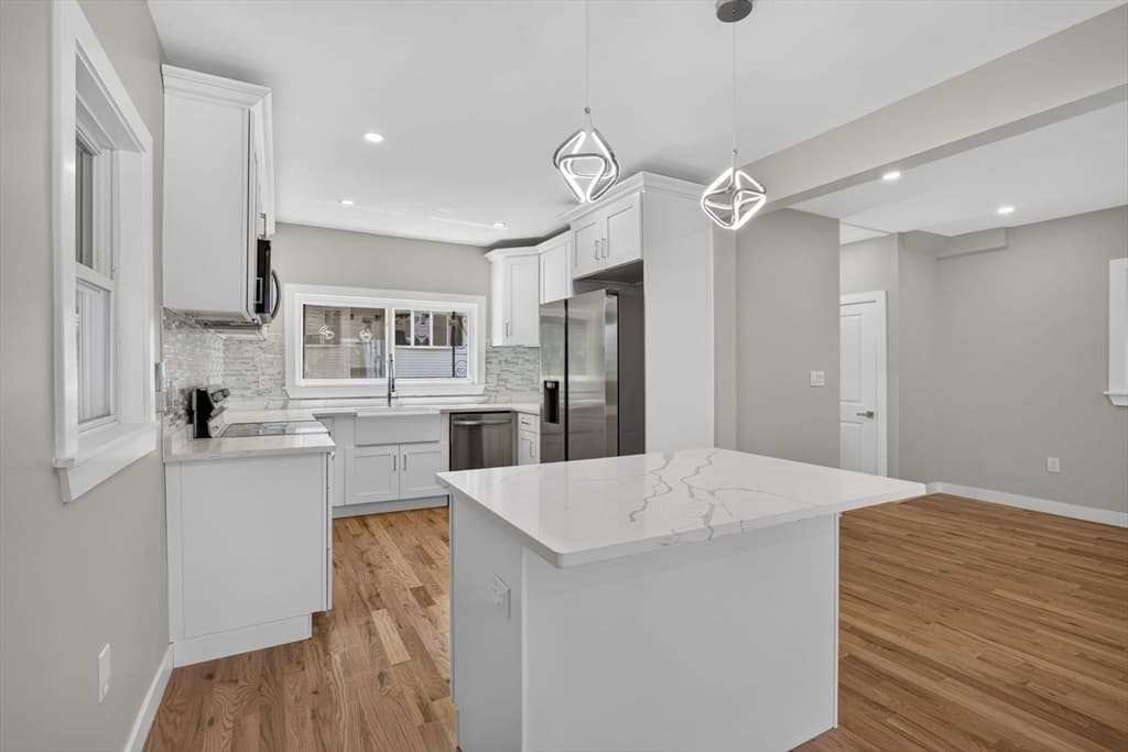 31 Wordsworth St, Boston MA 02128