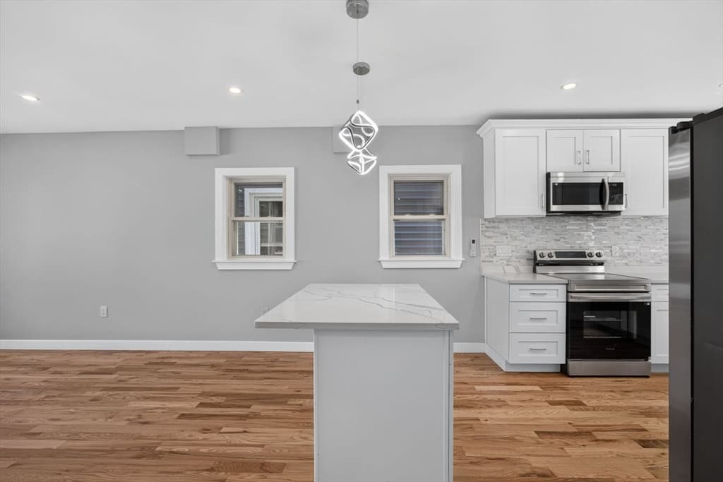 31 Wordsworth St, Boston MA 02128 photo 5