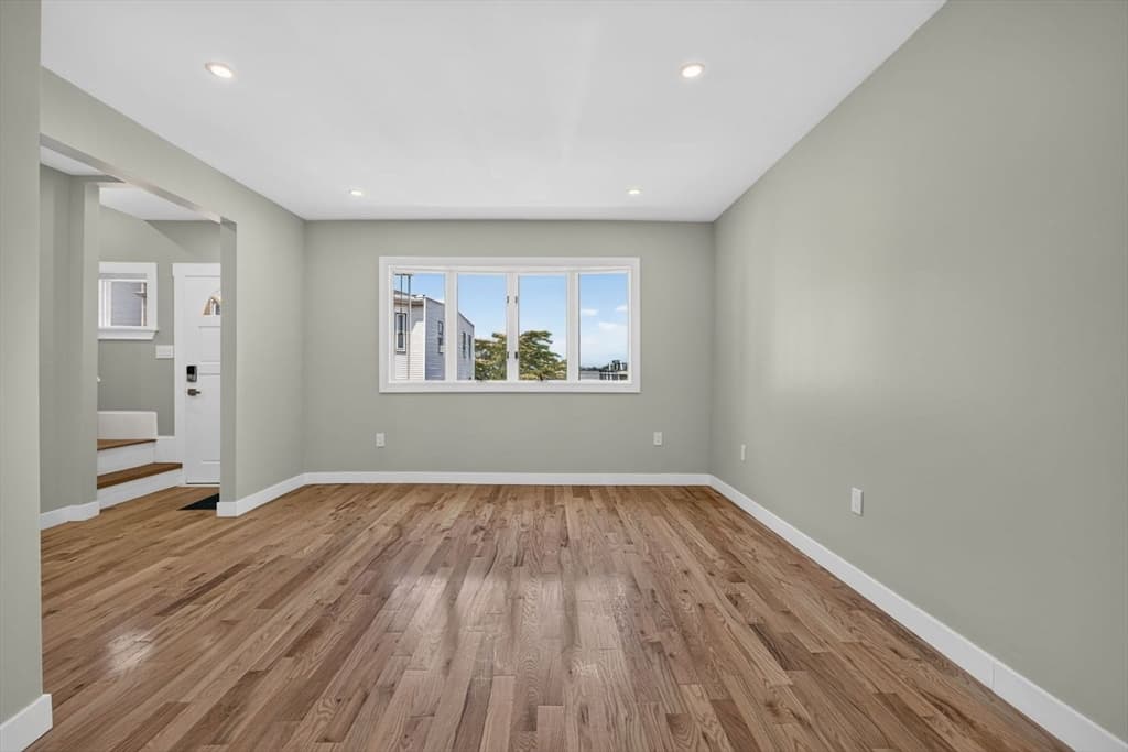 31 Wordsworth St, Boston MA 02128 photo 9