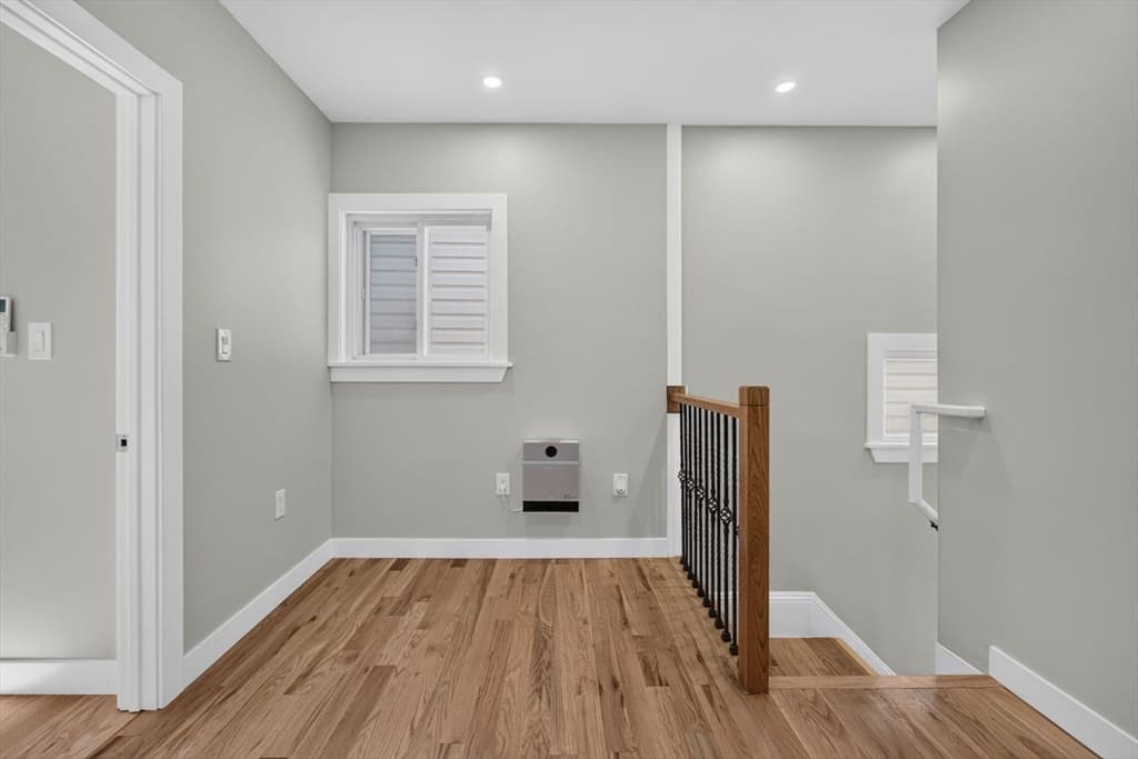 31 Wordsworth St, Boston MA 02128 photo 15