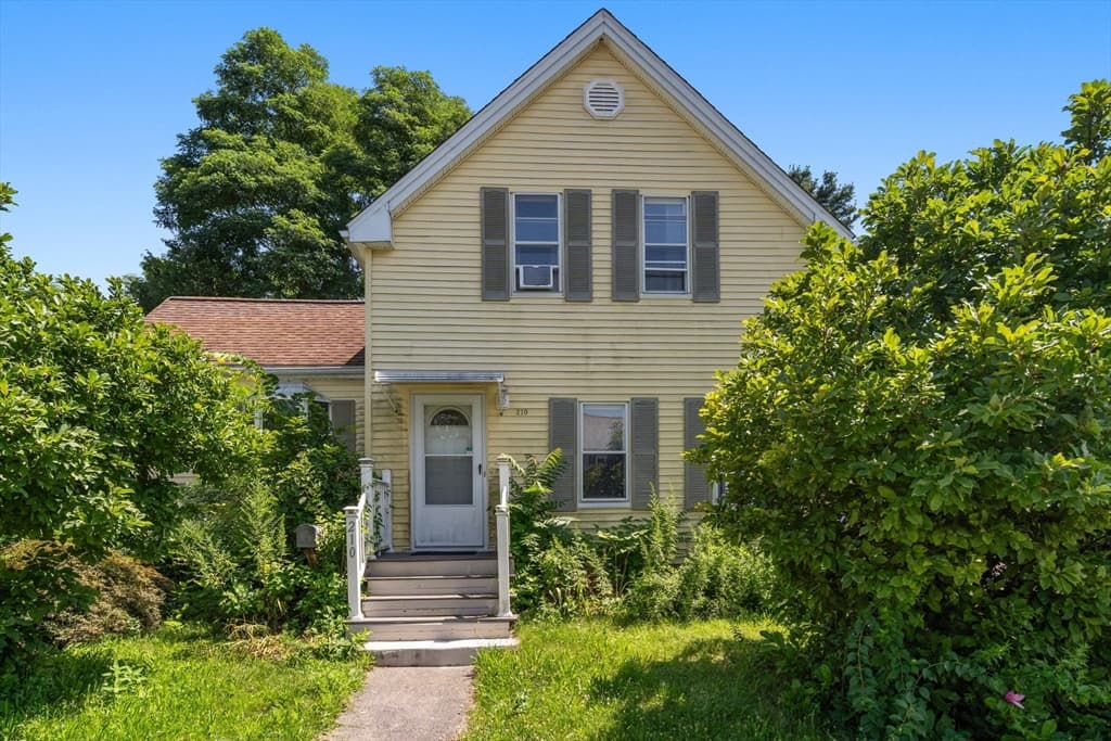 210 School Street, Stoughton MA 02072