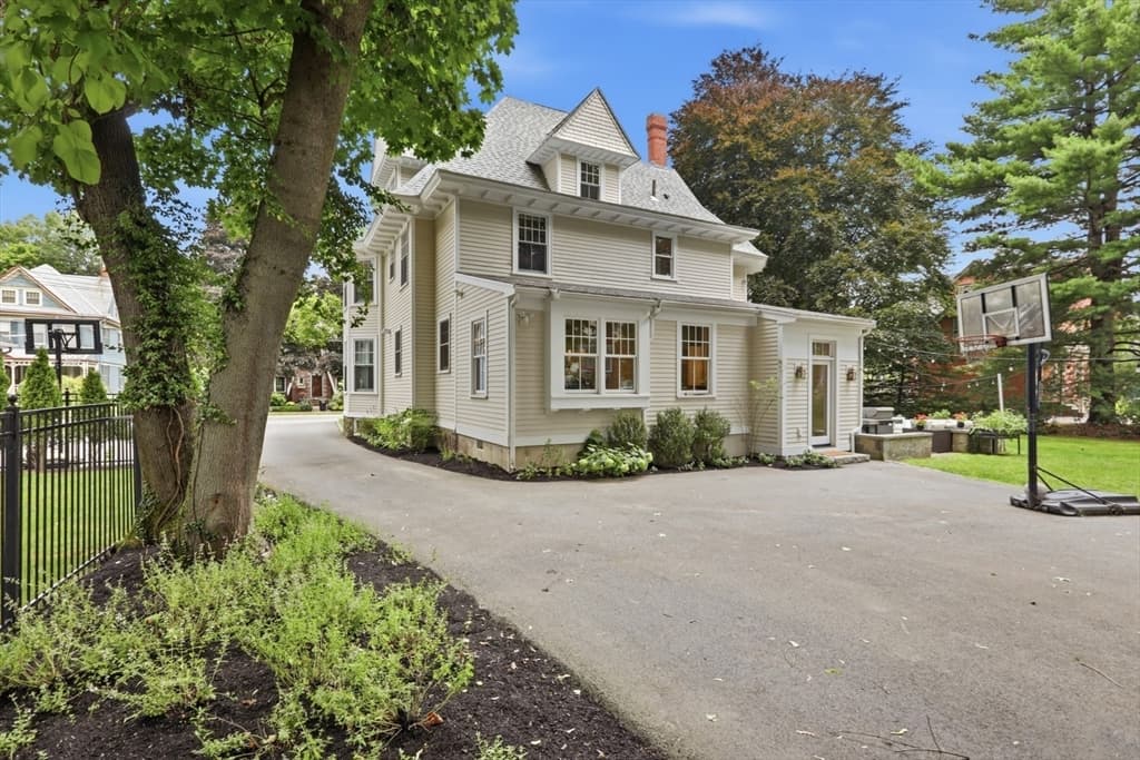 42 Wildwood Street, Winchester MA 01890 photo 6