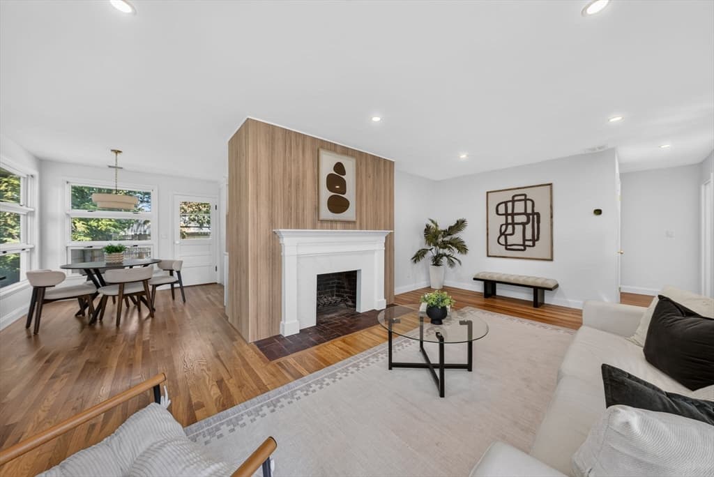 8 Everett St, Wakefield MA 01880 photo 4
