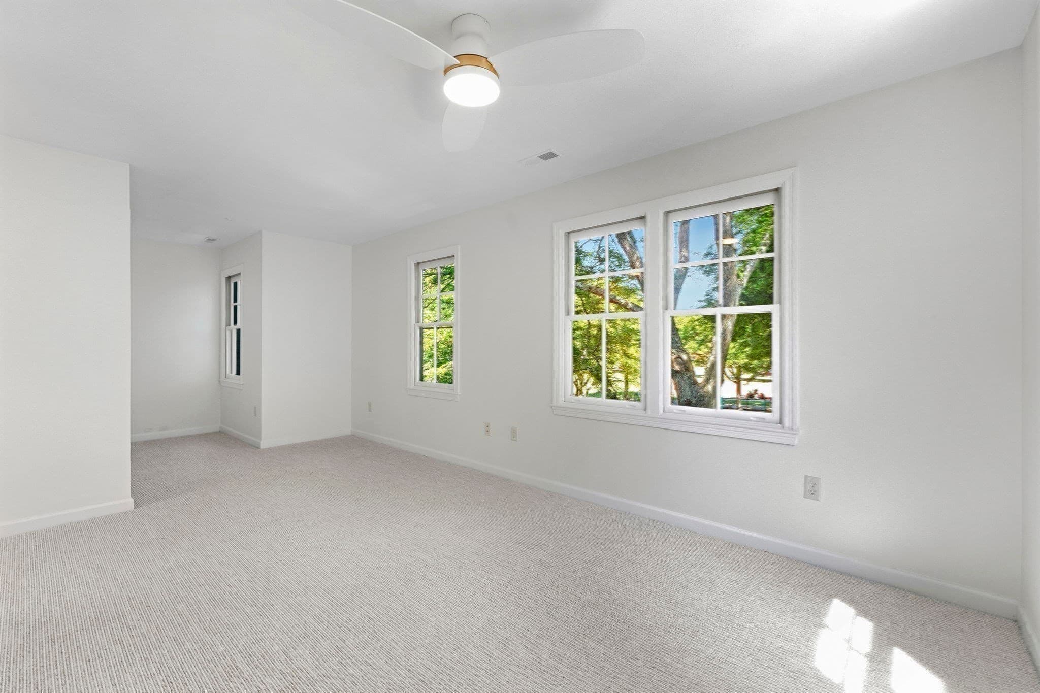 Condominium at 19 Russell Place # 19, Arlington MA 02474, Arlington, photo 16 of 17