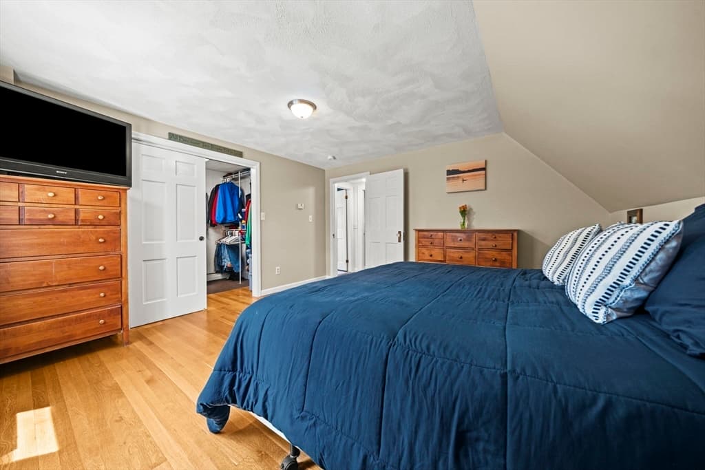 Single Family Residence at 1 Brook Rd, Woburn MA 01801, Woburn, photo 23 of 37
