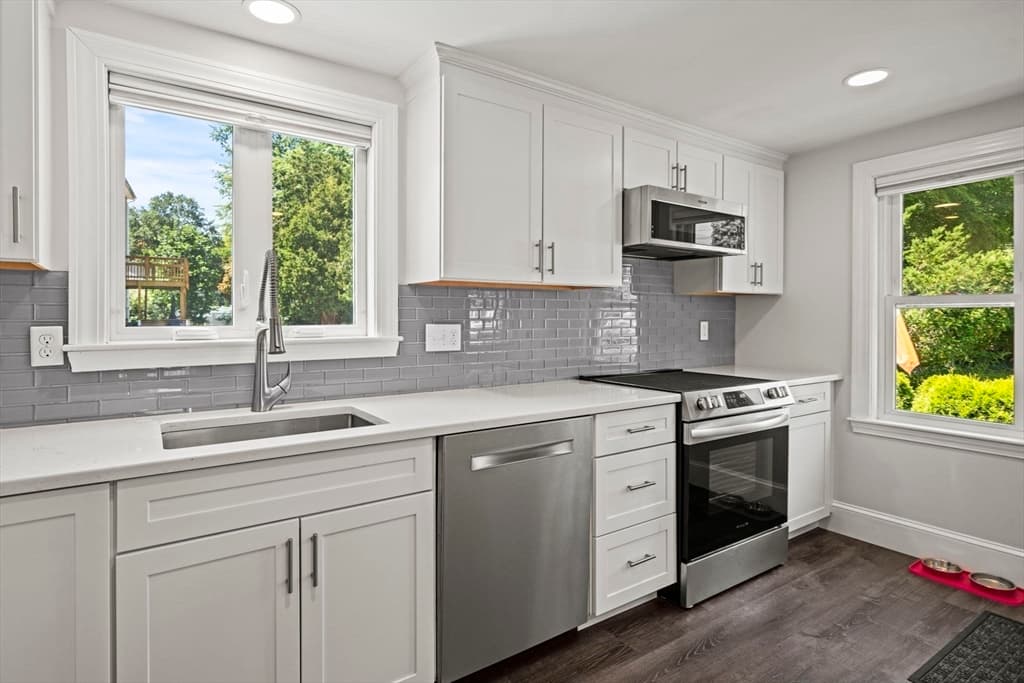 Single Family Residence at 1 Brook Rd, Woburn MA 01801, Woburn, photo 6 of 37