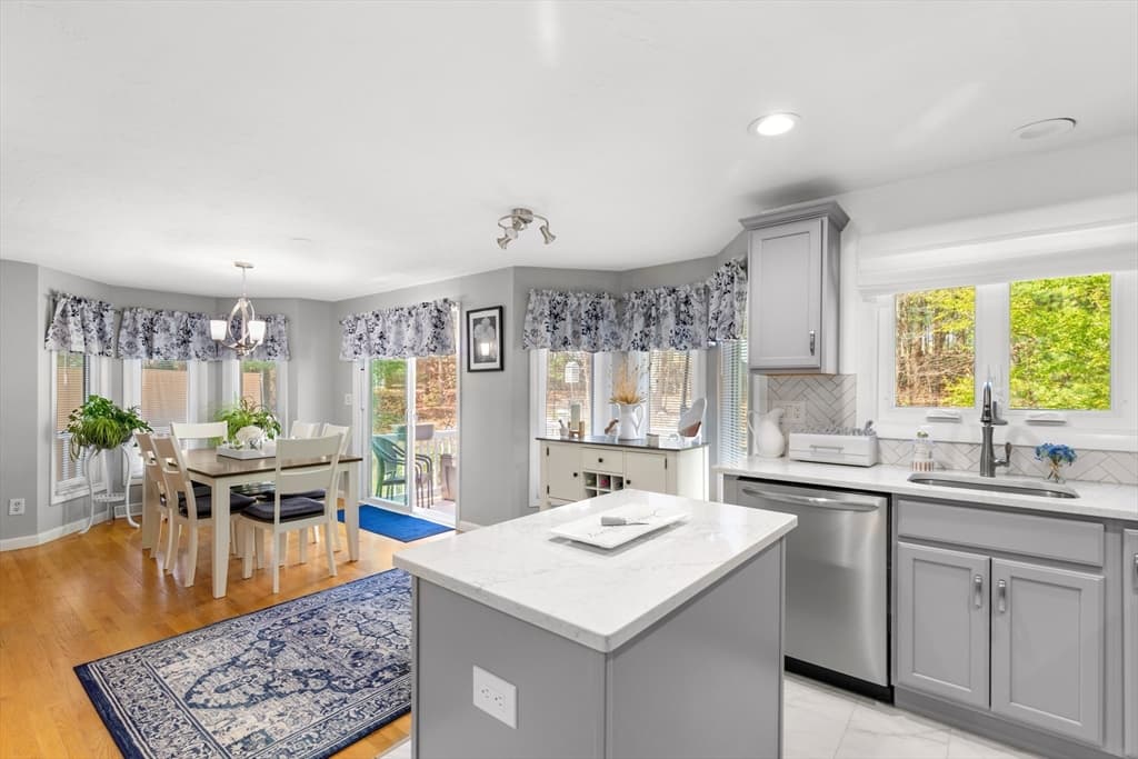 35 Pilgrim Village Road # 402, Taunton MA 02780 photo 12