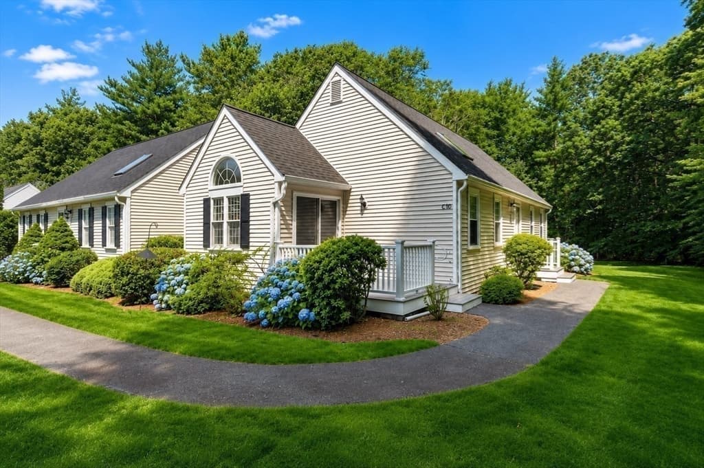 547 Washington St # C10, Pembroke MA 02359