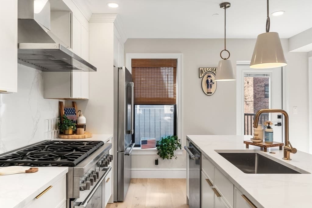 82 Endicott Street # 3, Boston MA 02113 photo 4