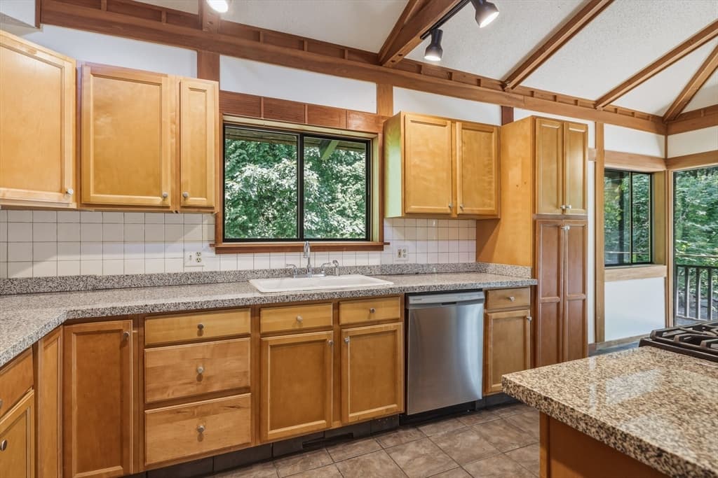 5 Laurel Ridge Dr, Belchertown MA 01007 photo 5