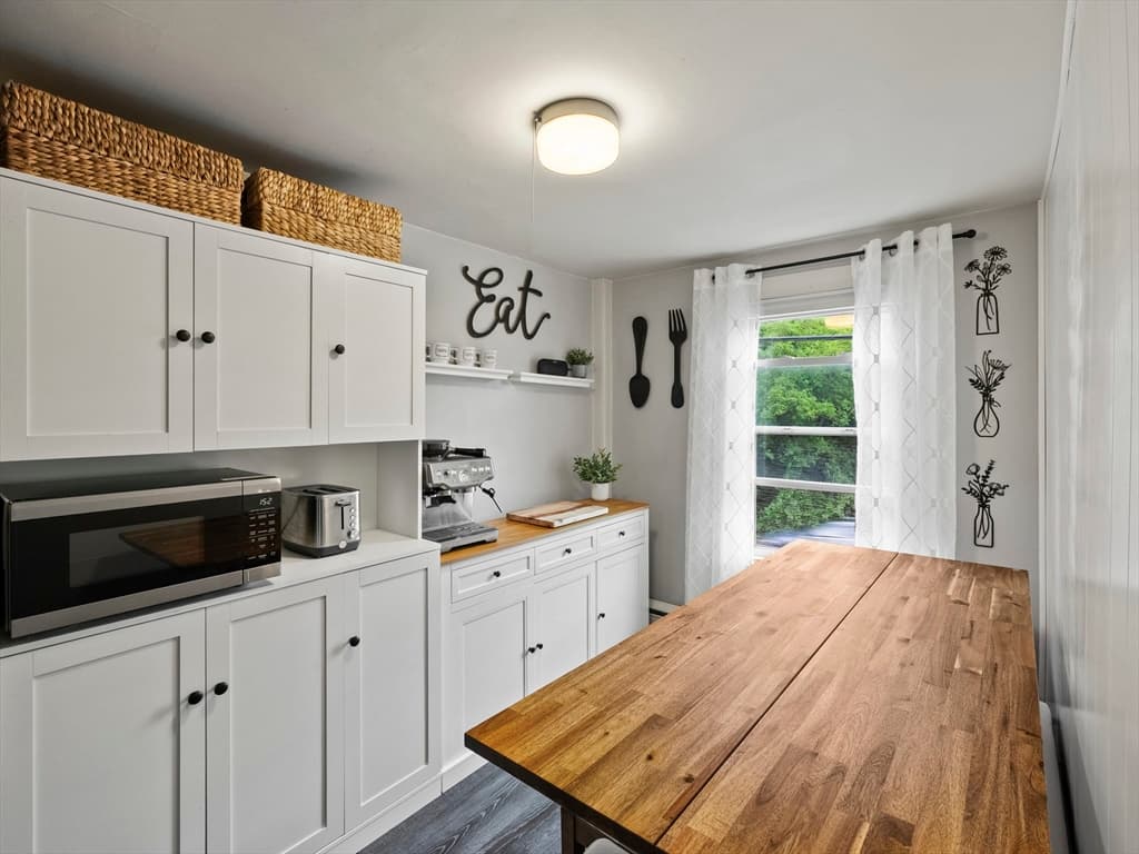 Condominium at 17 Andover St # 2, Georgetown MA 01833, Georgetown, photo 3 of 12
