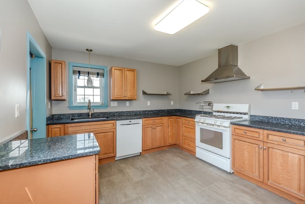 147 Smith St, North Attleboro MA 02760 photo 9