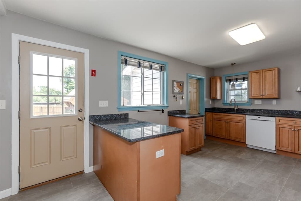 147 Smith St, North Attleboro MA 02760 photo 8