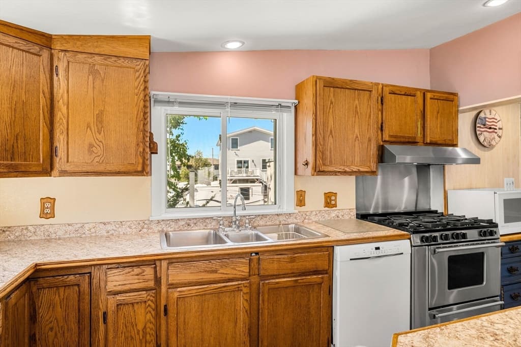 10 70th Street, Newburyport MA 01950 photo 4