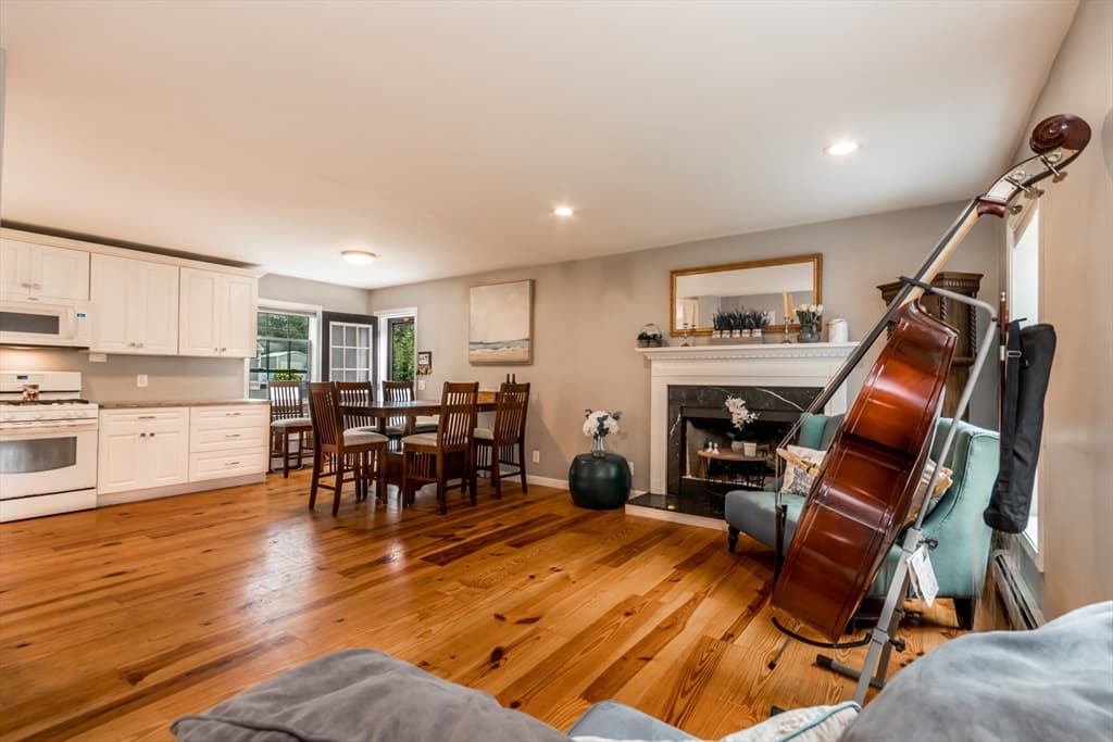 8 Hampden Rd, Falmouth MA 02536 photo 9
