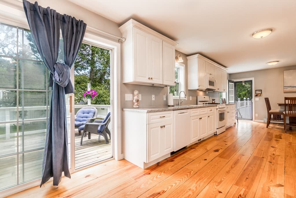 8 Hampden Rd, Falmouth MA 02536 photo 15