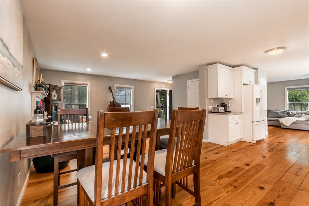 8 Hampden Rd, Falmouth MA 02536 photo 11