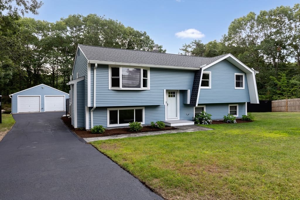 23 High Pine Dr, Plymouth MA 02360