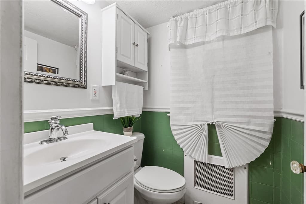 30 Saint Elmo Rd, Worcester MA 01602 photo 16