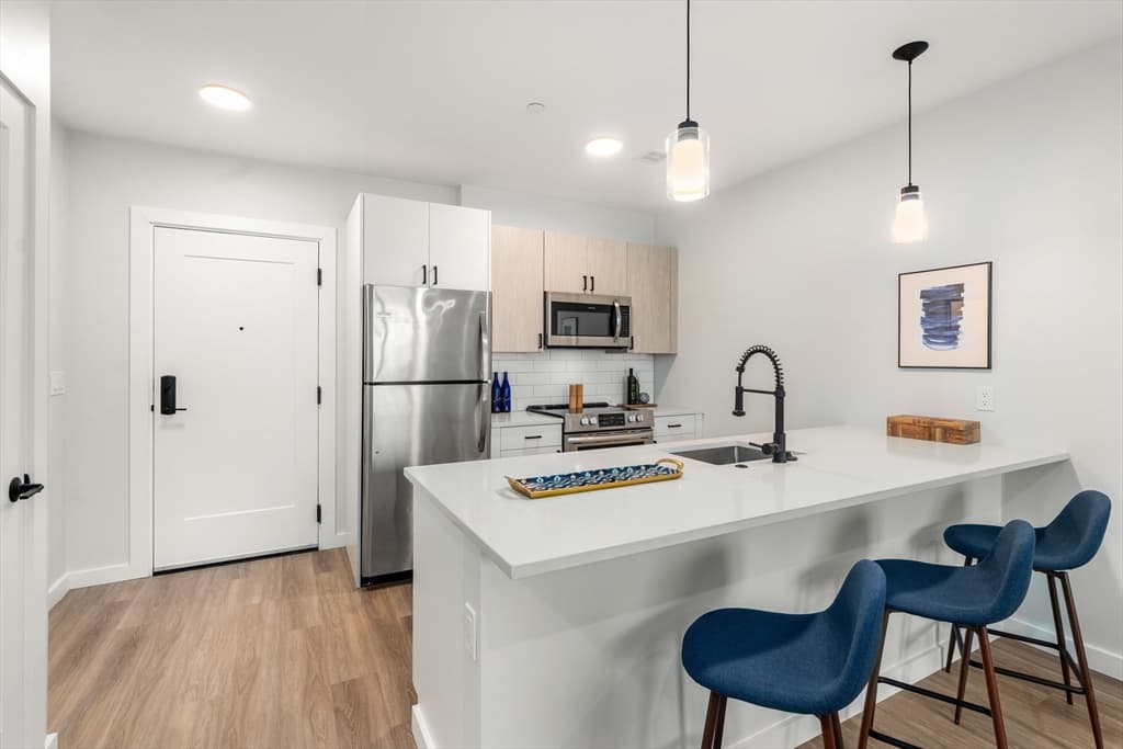 10 Somerset # 305, Winthrop MA 02152 photo 11