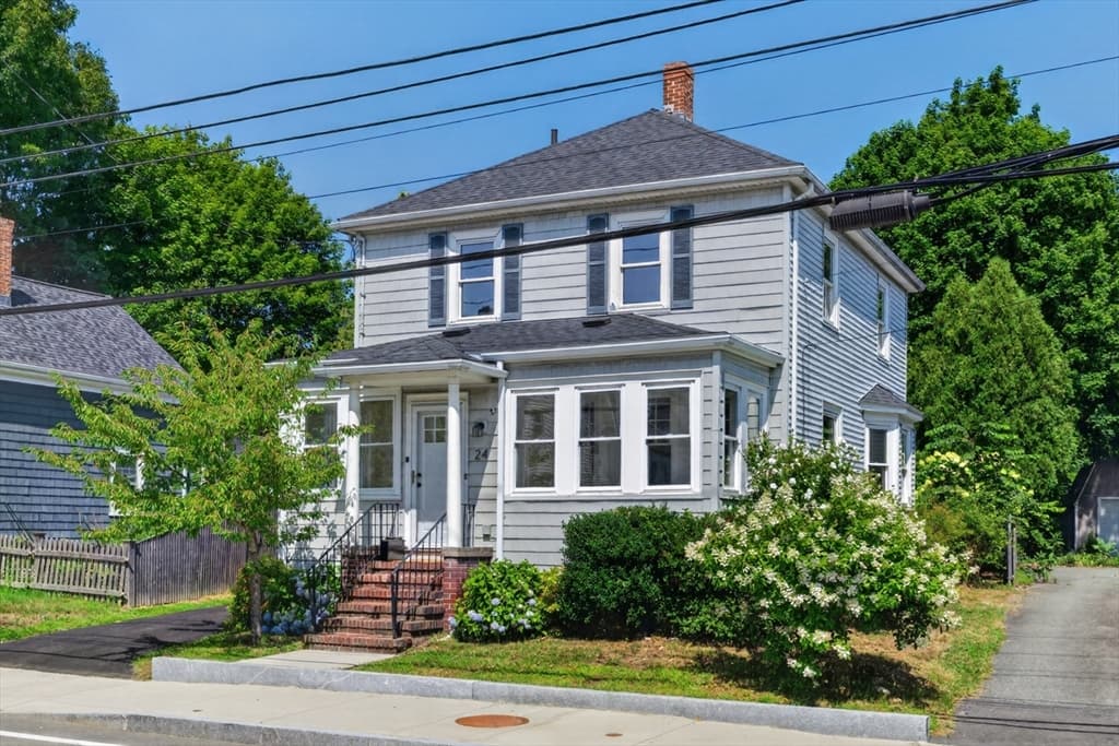 24 Bussey St, Dedham MA 02026