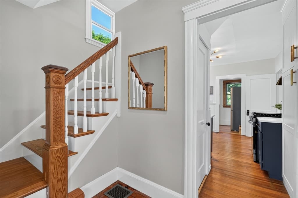 24 Bussey St, Dedham MA 02026 photo 4